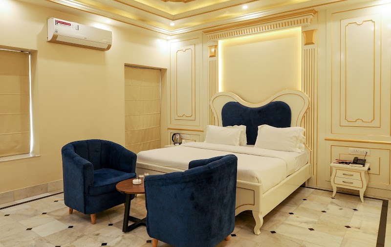 Hotel City Palace - Hotel City Palace, Daga Building, KEM Rd, near tanishq jewellers, Bikaner Fort, Bikaner, Rajasthan 334001, India