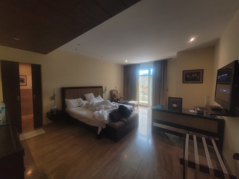 Royal Residence Premier - Cyber Hub - Royal Residence Premier - Cyber Hub A 69, Metro Station, near Mehrauli-Gurgaon Road, opposite Vatika Triangle, Sector 28, Sushant Lok Phase I, Gurugram, Haryana 122002, India