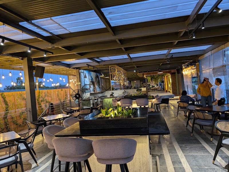 Runway 27 Taproom and Kitchen - Runway 27 Taproom and Kitchen Yemalur Main Rd, Marathahalli Village, Marathahalli, Bengaluru, Karnataka 560037, India