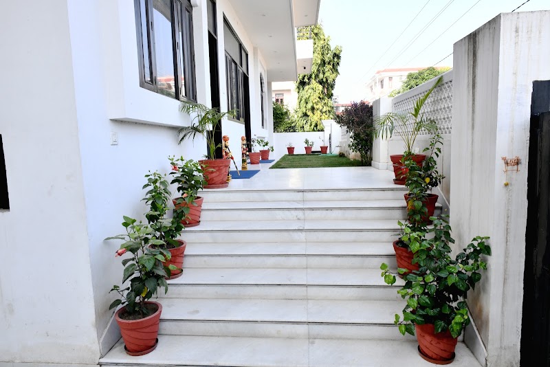 Hotel Jaipur Heritage Haveli (Airport Pick-up, Breakfast, Lunch & Dinner Available)