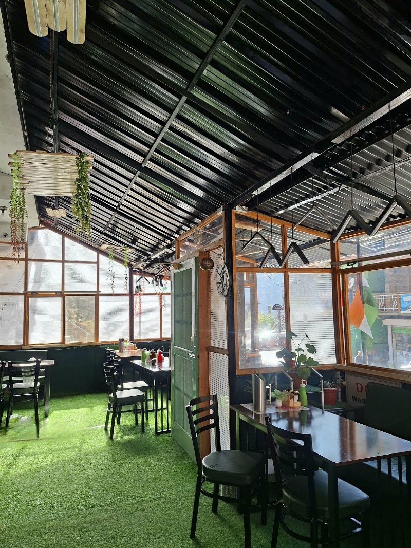 The Little Hut Cafe - The Little Hut Cafe Lutuksha, Bhaba Nagar, Kangosh, Himachal Pradesh 172115, India