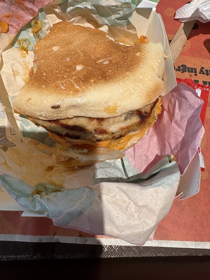 Burger King - Burger King Unit No 2, World Mark Tower 3, Food Court, Maidawas Rd, Sector 65, Gurugram, Haryana 122101, India