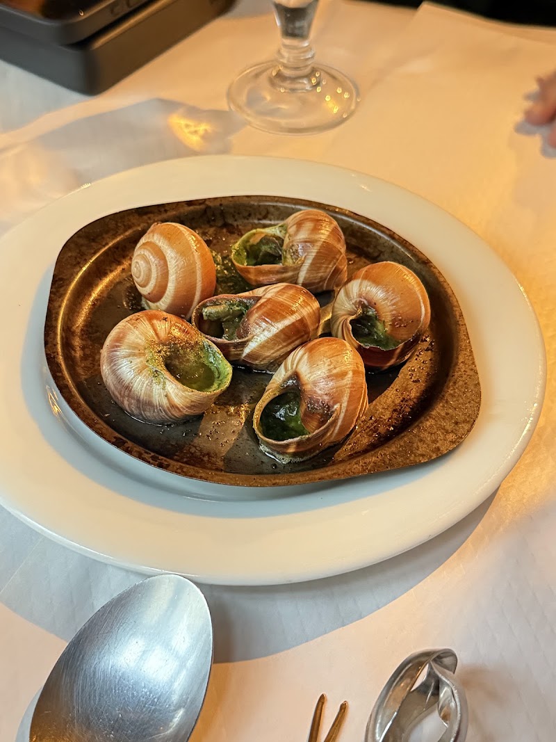 Le Vieux Bistrot - Le Vieux Bistrot 54 Rue Mouffetard, 75005 Paris, France