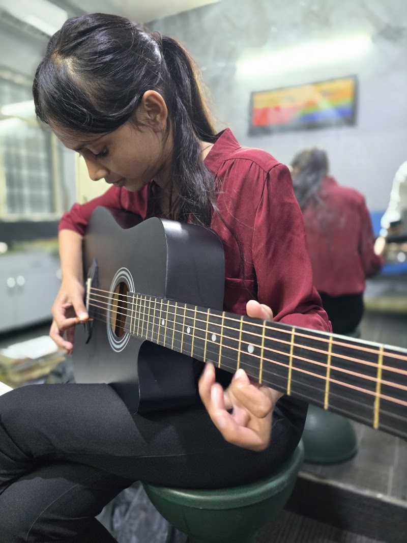 Tamanna Sangeet Vidyalaya | Dance & Music School - Tamanna Sangeet Vidyalaya | Dance & Music School 1st floor, chajjuram building, Mehrauli-Gurgaon Rd, opposite Canara Bank, Block C, Sukhrali, Sector 17, Gurugram, Haryana 122007, India