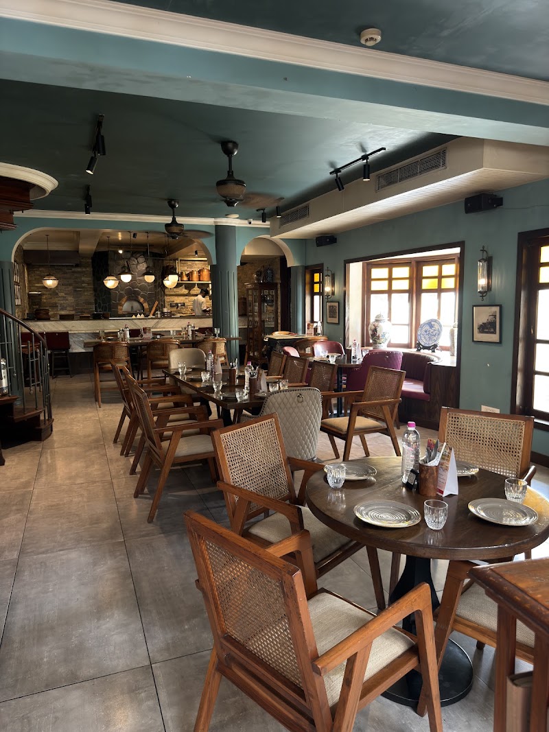 Travellers Bungalow (Bar & Restaurant) - Travellers Bungalow (Bar & Restaurant) First & Second Floor, 2989/B, 12th Main Rd, HAL 2nd Stage, Indiranagar, Bengaluru, Karnataka 560008, India