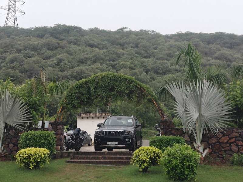 Aravali Hills in Gurgaon - Aravali Hills in Gurgaon Aravali Hills in Gurgaon Residential Projects- Office no. 18 plot a-5 Vipul Agora, Mehrauli-Gurgaon Rd, Gurugram, Haryana 122101, India