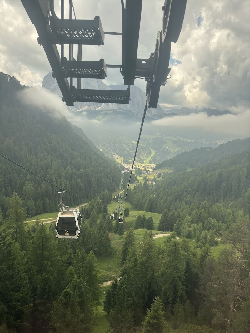 Col Raiser - Col Raiser Str. Ciaulonch, 22, 39047 Santa Cristina Valgardena BZ, Italy