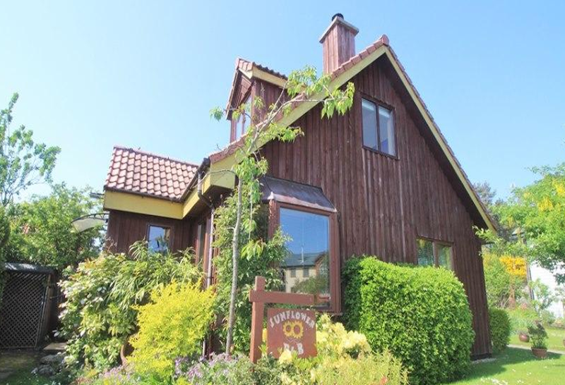 Sunflower Bed & Breakfast - Sunflower Bed & Breakfast, 404, Field of Dreams, The Park, Findhorn, Forres IV36 3TA, UK