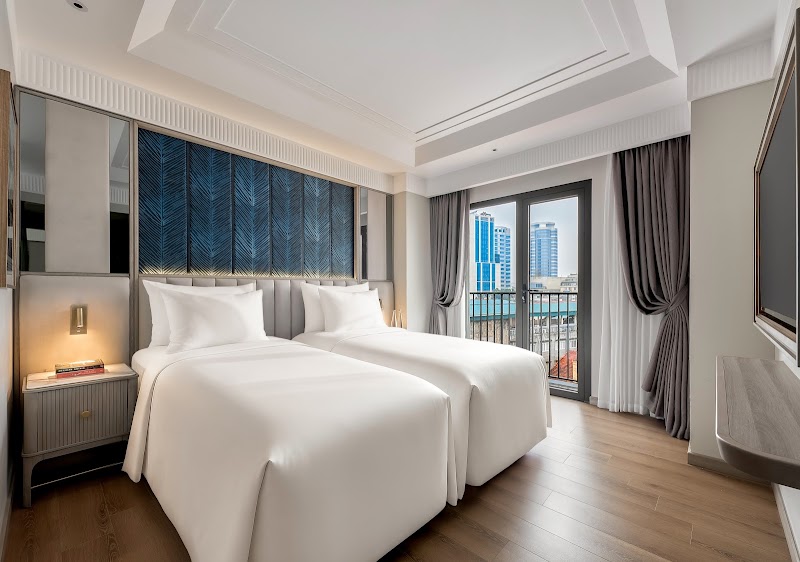 La Siesta Premium Lakeside - La Siesta Premium Lakeside No. 4-6 P. Bà Triệu, St, Cửa Nam, Hà Nội, Vietnam