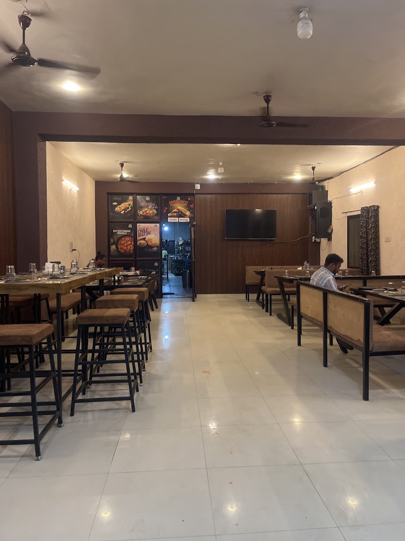 TINKU MAHARAJ RESTAURANT - TINKU MAHARAJ RESTAURANT ward number 01, Nh 69, Jayprakash nagar, near SBI, Ward Number 4, old, Chayan Colony, Itarsi, Madhya Pradesh 461111, India