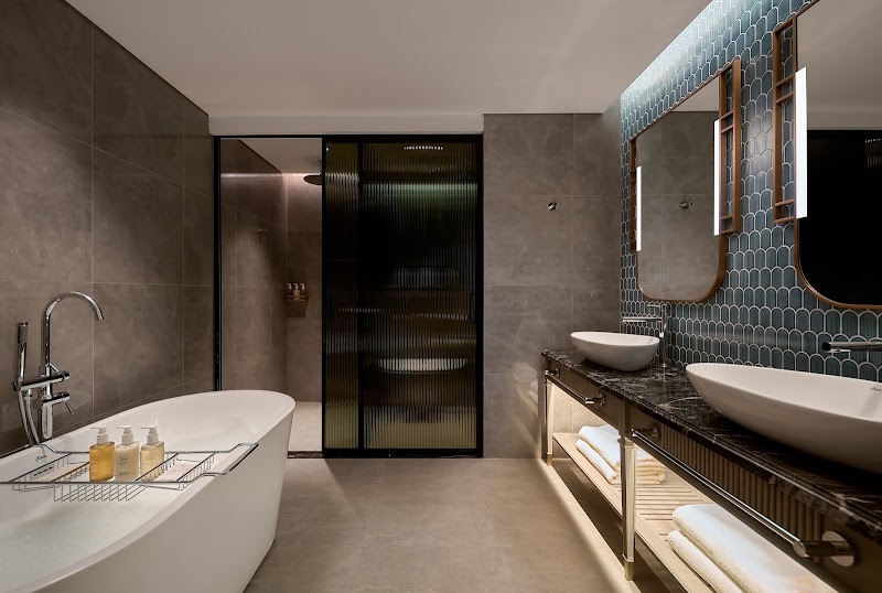La Siesta Premium Lakeside - La Siesta Premium Lakeside No. 4-6 P. Bà Triệu, St, Cửa Nam, Hà Nội, Vietnam