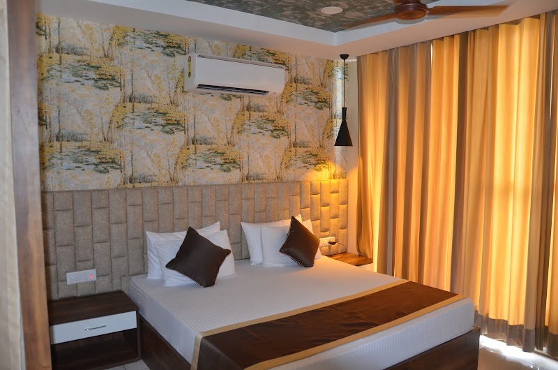 ROYAL HOLIDAY HOMES - ROYAL HOLIDAY HOMES 1018, 10th floor, MOTIAZ ROYAL BUSINESS PARK, Zirakpur, Gazipur, Punjab 140603, India
