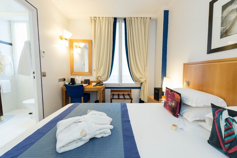 Hotel Porte Maillot - Hotel Porte Maillot 9 Rue de l'Arc de Triomphe, 75017 Paris, France