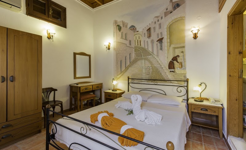 Camelot Traditional & Classic Hotel - Camelot Traditional & Classic Hotel Themistokleous 18 str. Old Town, Rodos 851 00, Greece