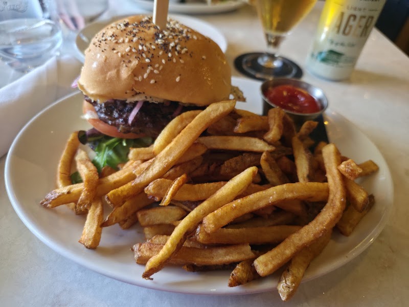 11th Post on Queen Restaurant - 11th Post on Queen Restaurant 135 Queen St, Niagara-on-the-Lake, ON L0S 1J0, Canada