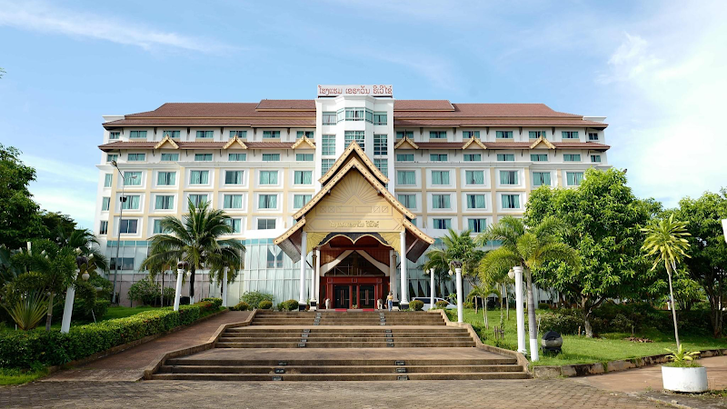 Arawan Riverside Hotel