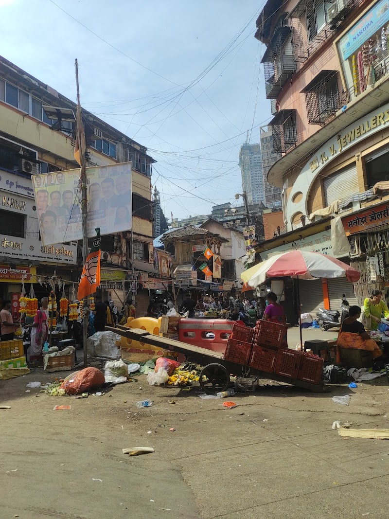 अंबा माई मंदिर - अंबा माई मंदिर 61/63, Mumba Devi Marg, Mumbadevi Area, Bhuleshwar, Mumbai, Maharashtra 400002, India