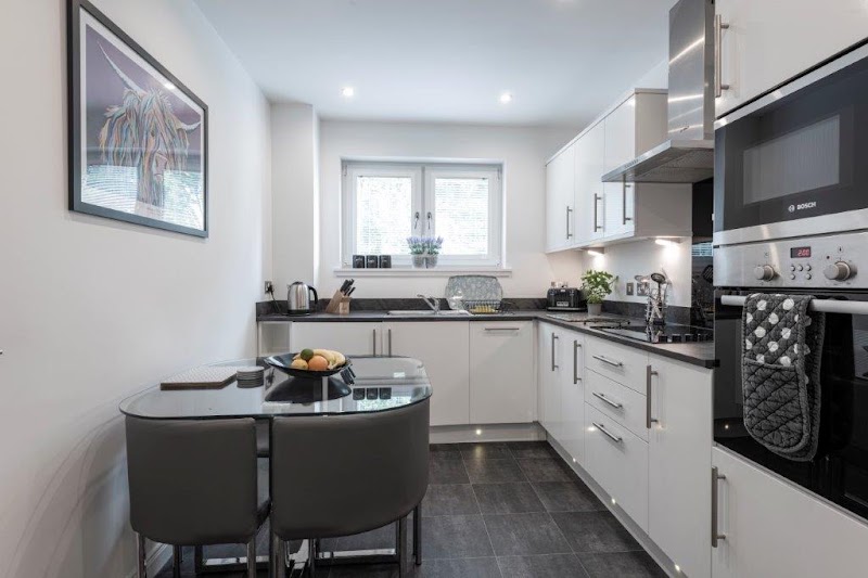 Inverness City Suites - Luxury Serviced Apartments - Inverness City Suites - Luxury Serviced Apartments, 2-7 High St, Inverness IV1 1HY, UK