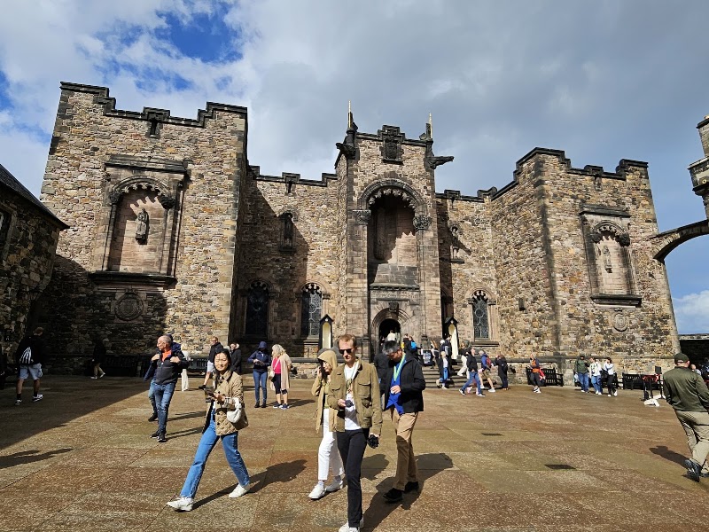 EDI Tours - EDI Tours, David Hume, Edinburgh EH1 2NT, UK