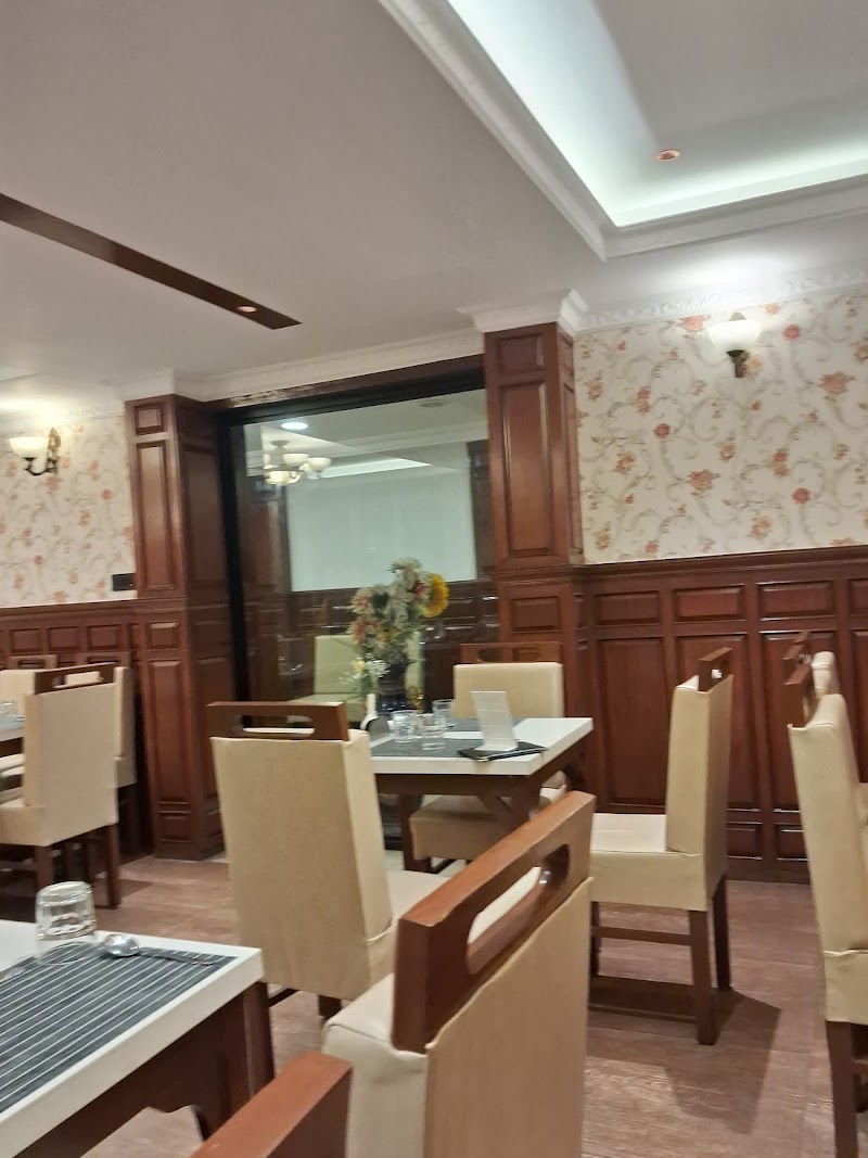 Kaimanam Restaurant by The Beehives - Kaimanam Restaurant by The Beehives Circle, Club Road, Ooty, Tamil Nadu 643001, India
