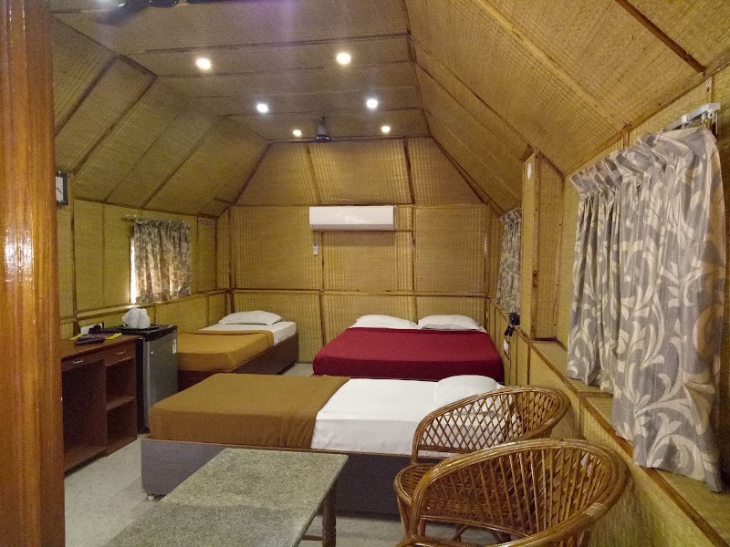 Tun L hotel house boat Resorts-Restaurant-Hotel-Mamallapuram - Tun L hotel house boat Resorts-Restaurant-Hotel-Mamallapuram No.1- E.C.R, Elanthoppu, near Tiger Cave, Mahabalipuram, Pattipulam, Tamil Nadu 603104, India