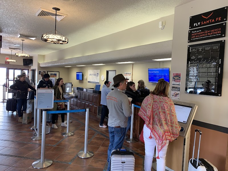 Santa Fe Regional Airport (SAF) - Santa Fe Regional Airport (SAF), 121 Aviation Dr, Santa Fe, NM 87507, USA
