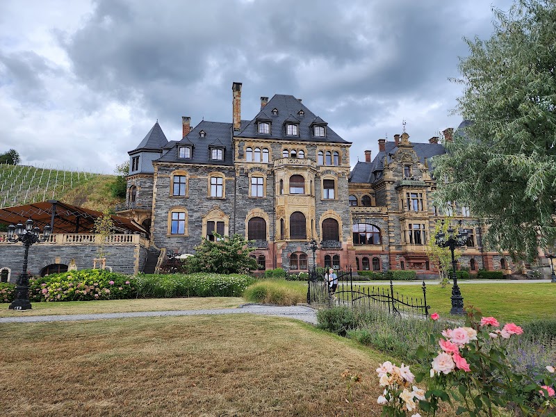 Weingut Schloss Lieser Inh. Thomas Haag - Weingut Schloss Lieser Inh. Thomas Haag, Am Markt 3, 54470 Lieser, Germany