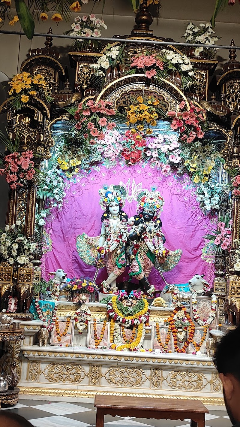 ISKCON Krishna Kutir - ISKCON Krishna Kutir HMFH+JC8, Raman Reiti, Vrindavan, Uttar Pradesh 281121, India