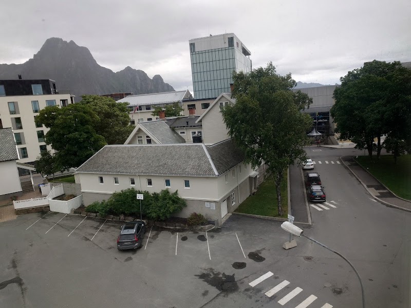 Sixt Bilutleie - Sixt Bilutleie Roald Amundsens gate 8, 8300 Svolvær, Norway