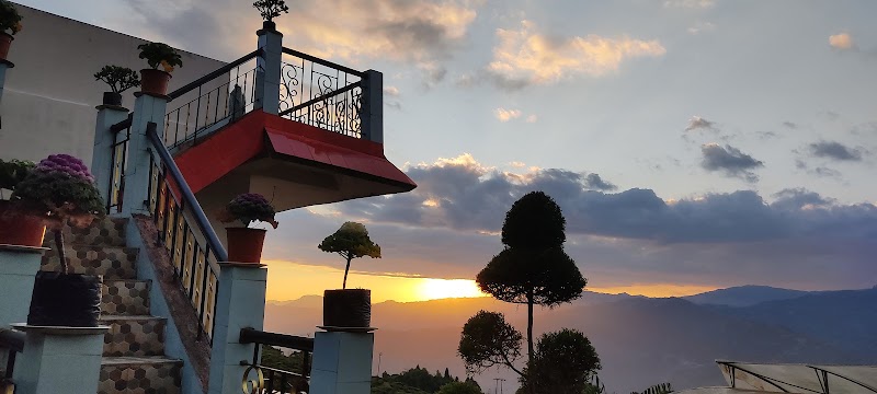 Nechali Khambu Homestay - Nechali Khambu Homestay Rungmbook Rayadhura P.O. Rungmbook, X753+898, Sonada, Rongmook Ceder Tea Garden, West Bengal 734209, India