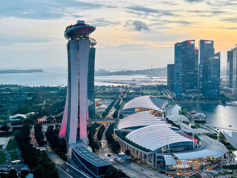 165 Sky Dining by Singapore Flyer - 165 Sky Dining by Singapore Flyer 30 Raffles Ave., Level 3, Singapore 039803