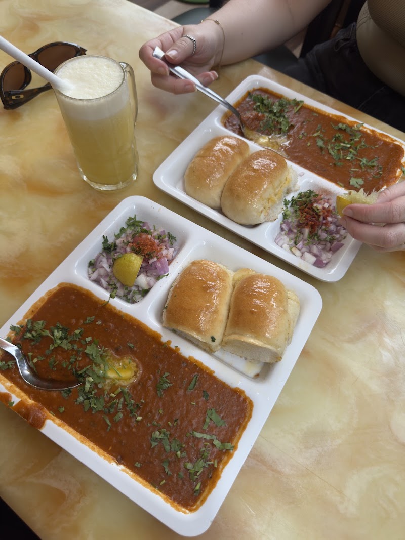 Amrut Sagar Fast Food - Amrut Sagar Fast Food Rizvi Place Society, 31, Hill Rd, opp. Marks & Spencer Showroom, Santosh Nagar, Bandra West, Mumbai, Maharashtra 400050, India