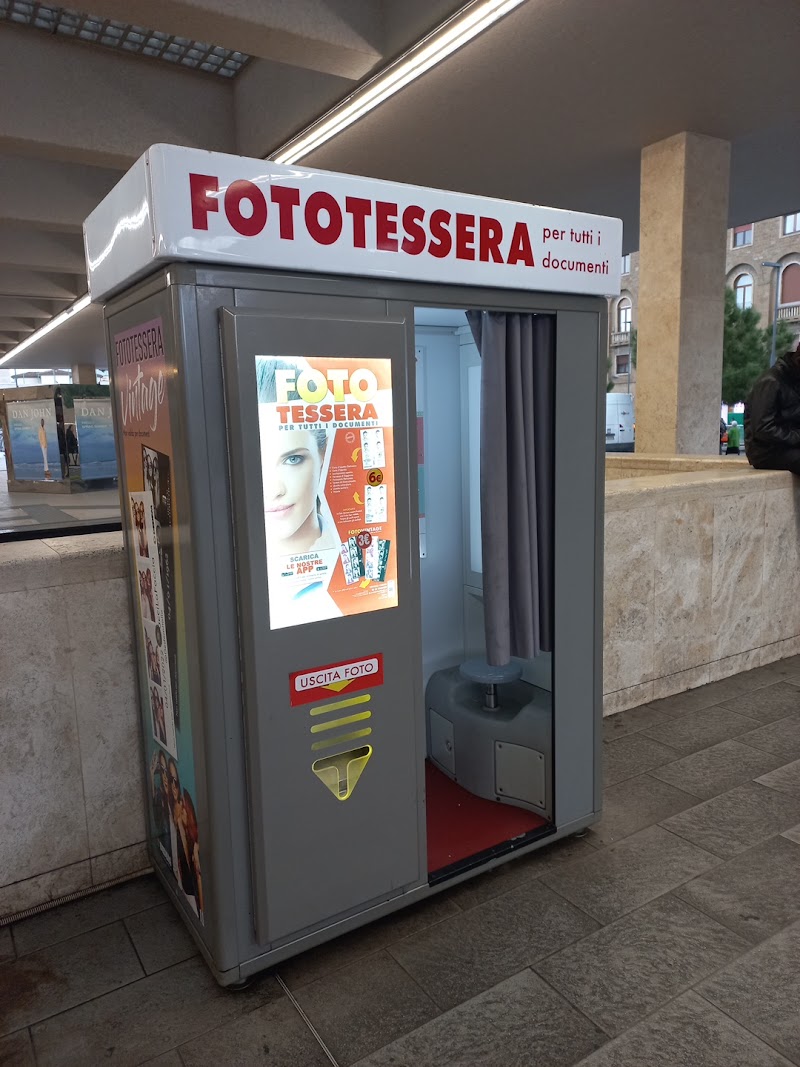 Fototessera Firenze SMN - Fototessera Firenze SMN, Piazza della Stazione, 50123 Firenze FI, Italy