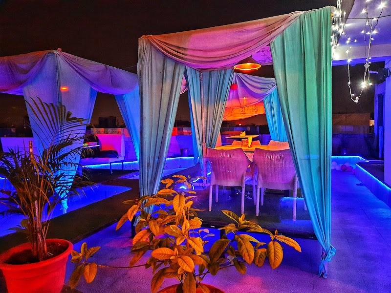Roof 9 - Roof 9 4th Floor, Coffee House Square, Dharampeth, Nagpur, Maharashtra 440010, India