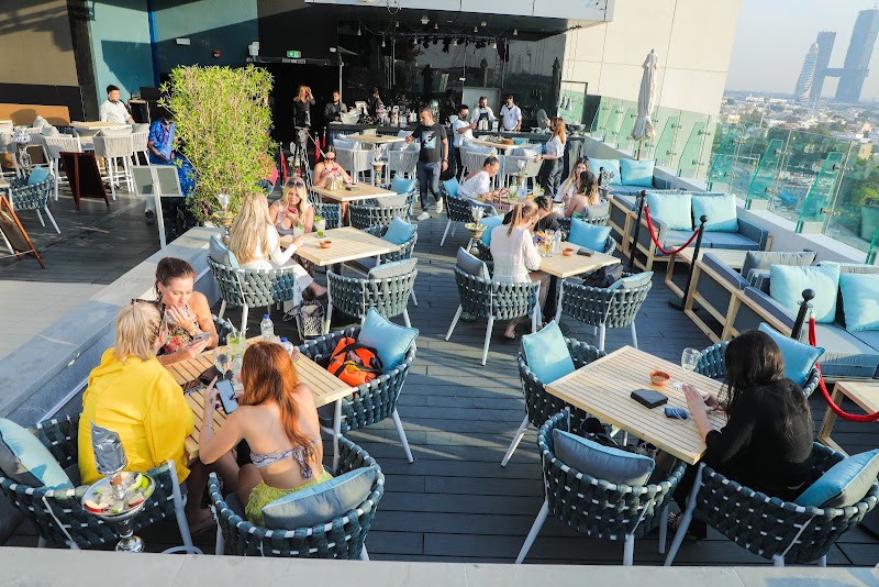 High Note Pool & Sky Lounge - High Note Pool & Sky Lounge Rooftop Level, Aloft Al Mina Hotel - الرفاعة - دبي - United Arab Emirates