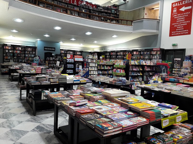 Giunti al Punto Librerie - Giunti al Punto Librerie, Via Giuseppe Mazzoni, 27, 59100 Prato PO, Italy