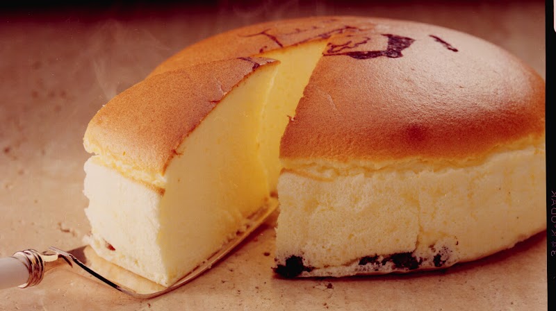Rikuro’s Namba Japanese Cheese Cake - Rikuro’s Namba Japanese Cheese Cake, 3-chōme-2-28 Namba, Chuo Ward, Osaka, 542-0076, Japan