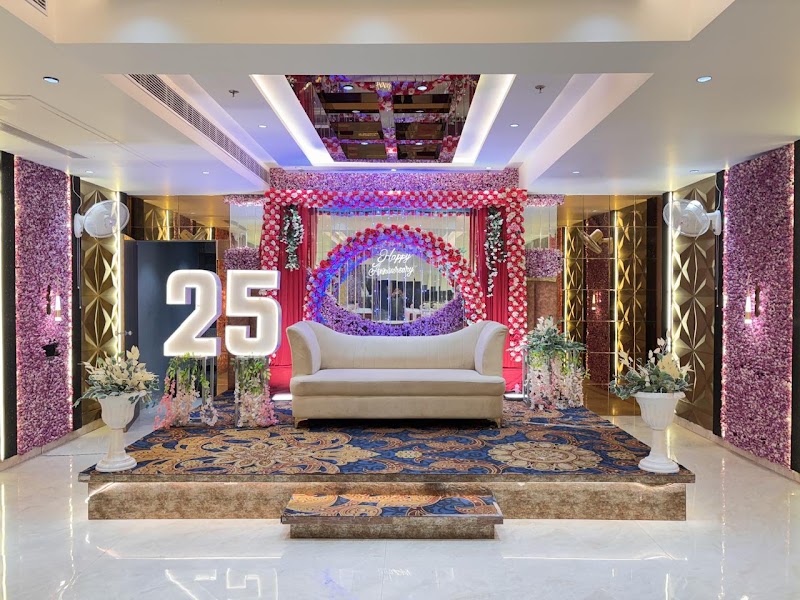 Hotel Ronak Group - Hotel Ronak Group, opp. Diamond Carpet, near KFC, Taj Nagari Phase 1, Tajganj, Agra, Uttar Pradesh 282004, India