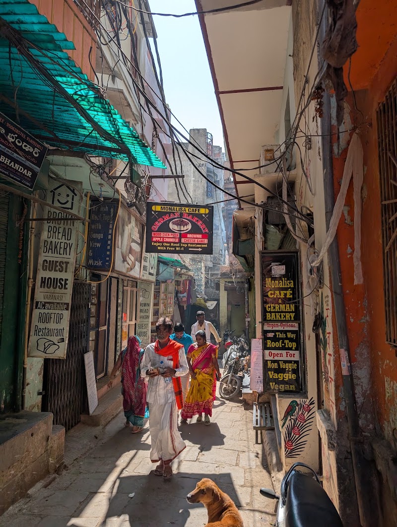 Brown Bread Bakery Varanasi - Brown Bread Bakery Varanasi, Ganga Mahal, D 25/42, Bangali Tola Rd, Pandey Ghat, Bangali Tola, Varanasi, Uttar Pradesh 221001, India