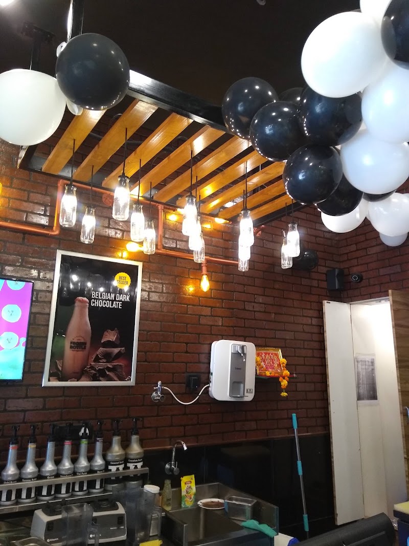 Yuvi shop lasha - Yuvi shop lasha Shop 45 Bandra Market, Link Rd, Bandra West, Mumbai, Maharashtra 400050, India