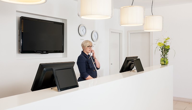 Hotel NH Frankfurt Messe - Hotel NH Frankfurt Messe, Friedrich-Ebert-Anlage 38, 60325 Frankfurt am Main, Germany