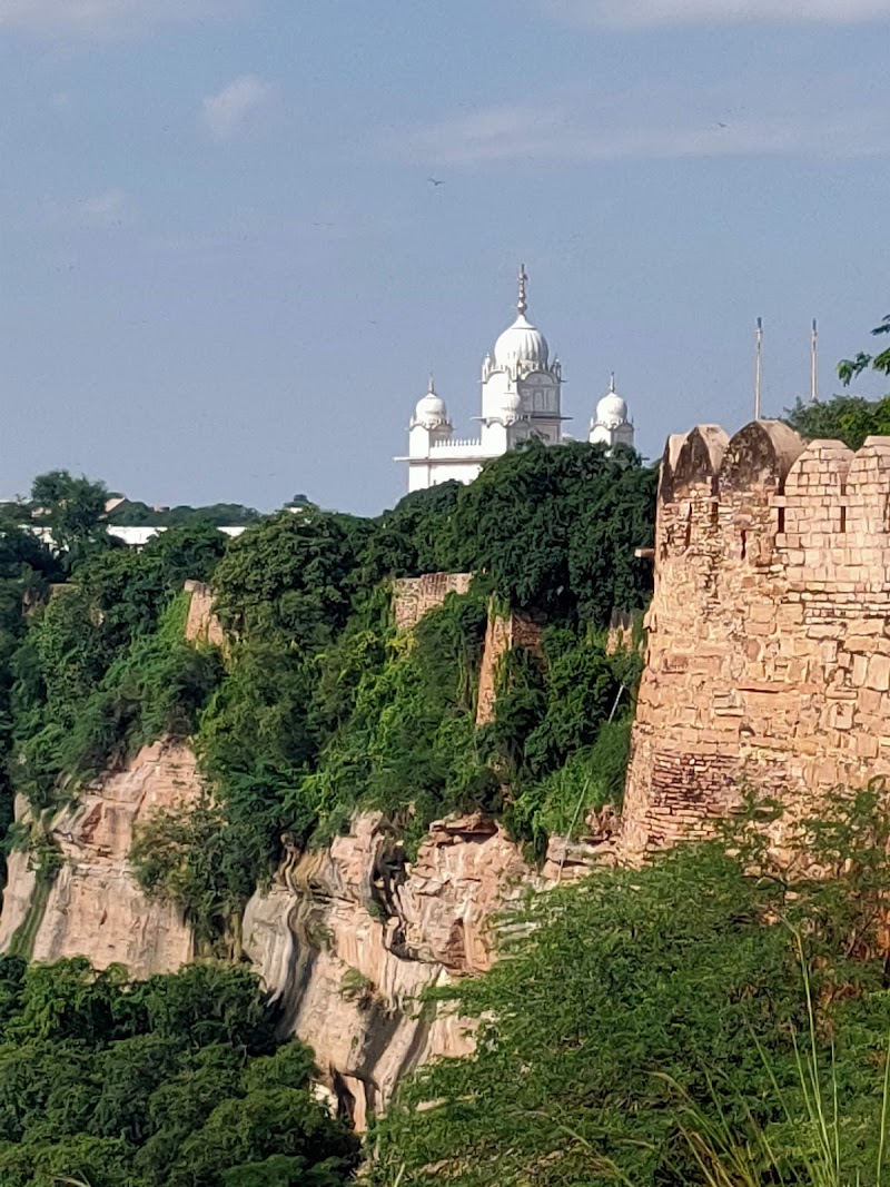 Sahasrabahu Twin Temples - Sahasrabahu Twin Temples Fort Campus, Near Post Office, 65FC+F46, Gwalior Fort, Gwalior, Madhya Pradesh 474008, India