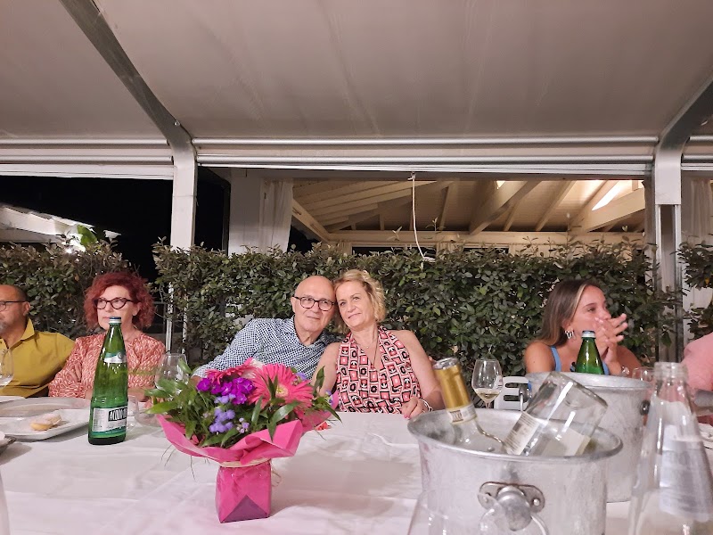 Toni Fregene - Toni Fregene, Lungomare di Ponente, 19, 00054 Fregene RM, Italy