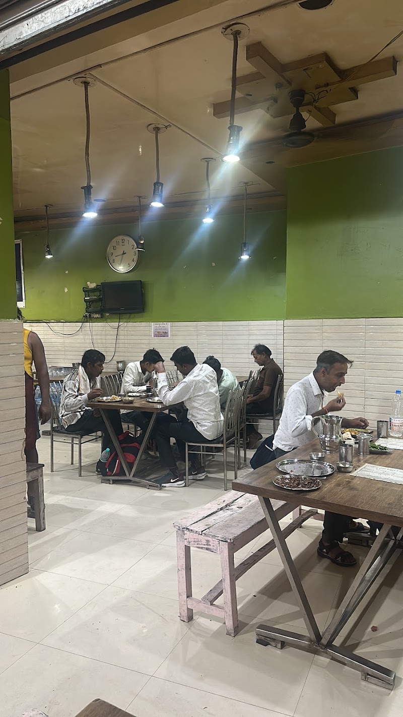 Hotel Desi Tadka - Hotel Desi Tadka, Uslapur relwy stasion, Over Brige usl, Uslapur Station Rd, Gauri Ganesh Colony, Mangla, Uslapur, Chhattisgarh 495001, India