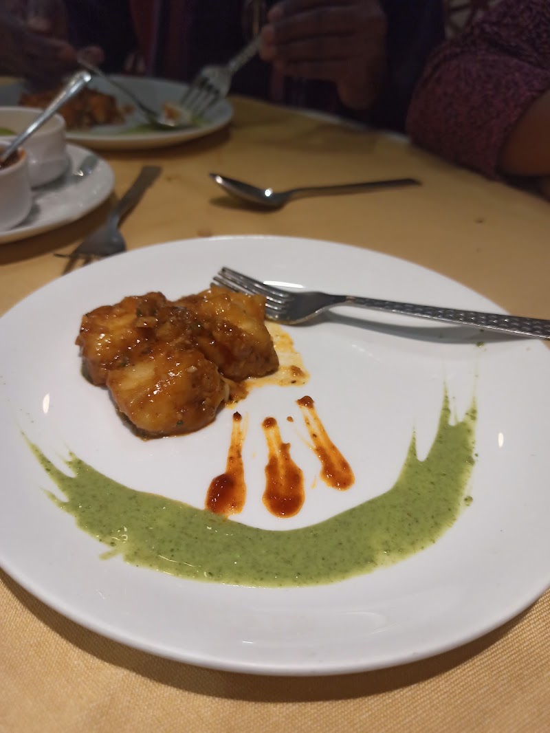 Stars Parade Luxury Dining - Stars Parade Luxury Dining Swami jairamdas building, police stn, opp. Basant park, शिवसाई को हा सोसायटी, Sindhi Society, Chembur, Mumbai, Maharashtra 400074, India
