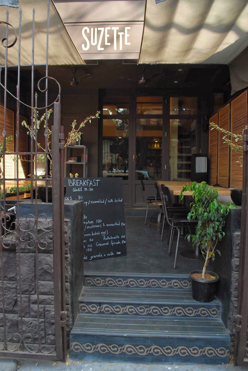 Suzette, Bandra