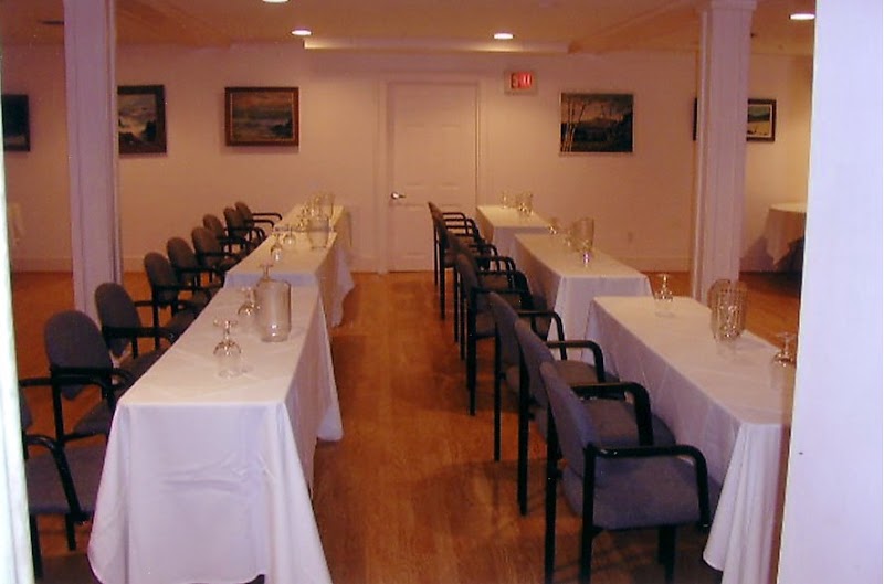 Governor's Inn & Restaurant - Governor's Inn & Restaurant 78 Wakefield St, Rochester, NH 03867, USA