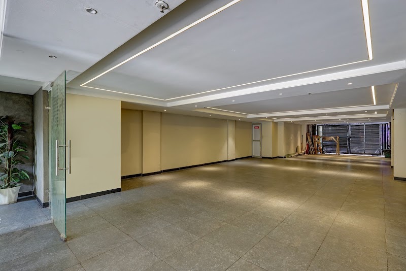 Hotel Oak Plaza Delhi - Hotel Oak Plaza Delhi 5 3, Desh Bandhu Gupta Rd, Bazar Sangatrashan, Multani Dhanda, Paharganj, New Delhi, Delhi 110055, India