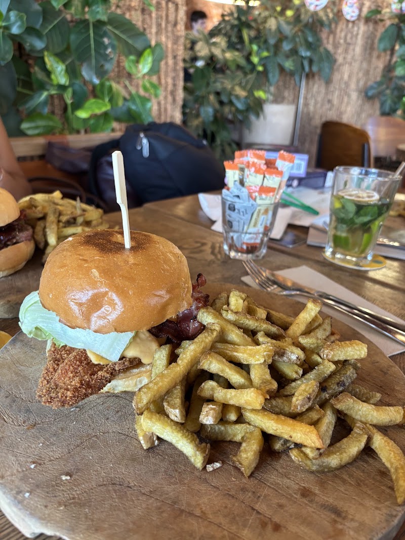 The Place to... Gare de l'Est - Restaurant Pub Paris 10 - The Place to... Gare de l'Est - Restaurant Pub Paris 10 131 Rue du Faubourg Saint-Martin, 75010 Paris, France