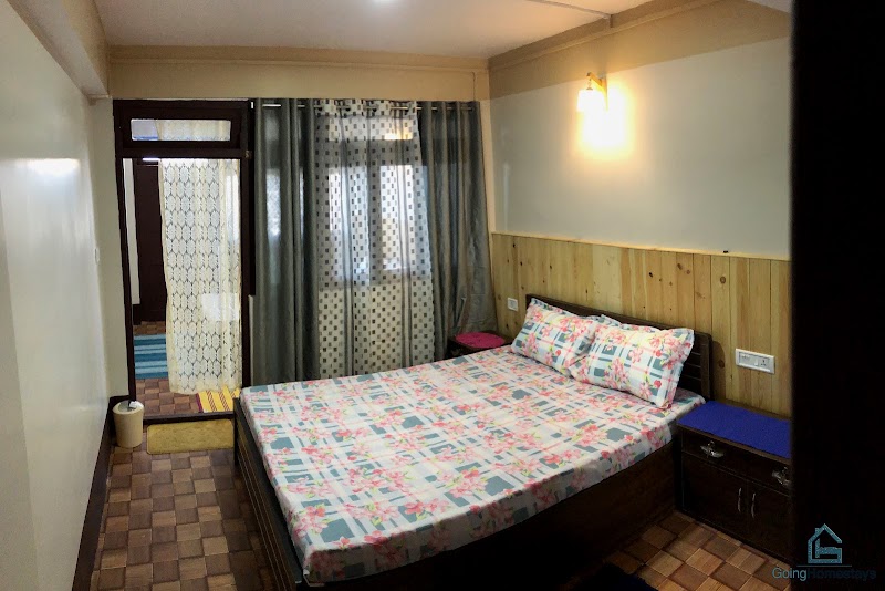 Seven Oaks Homestay, Darjeeling - Seven Oaks Homestay, Darjeeling 585/1 Cart Road, P.O. 7 Oaks Rose Bank, Rajbari, Darjeeling, West Bengal 734101, India